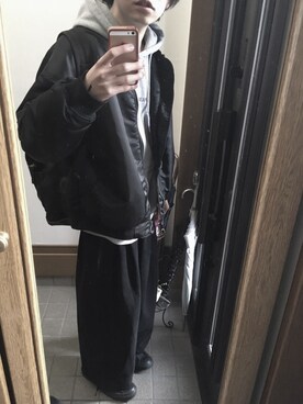 「寒い」｜「アイテム（ミリタリージャケット）」を使った、Yusukeさん（メンズ・170cm）の冬コーディネート