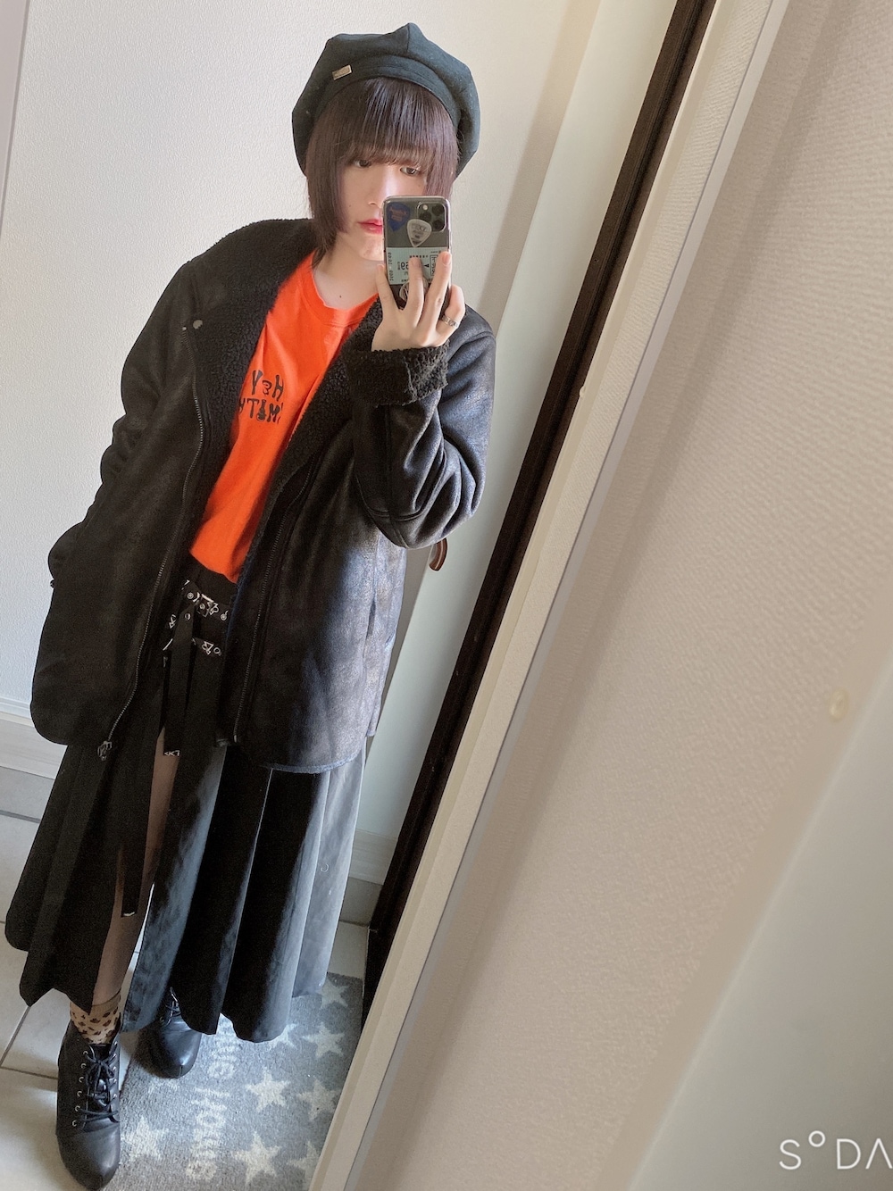 「Deviluse、KINGLYMASK 、＃ＫＭＫ、Maison birth、HEY-SMITH」｜「MAISON Birthの[MAISON Birth / メゾンバース] BIAS CORD BERET（ハンチング/ベレー帽、ブラック系）」を使った、みきてぃーさん（レディース・160cm）の冬コーディネートの1枚目の写真