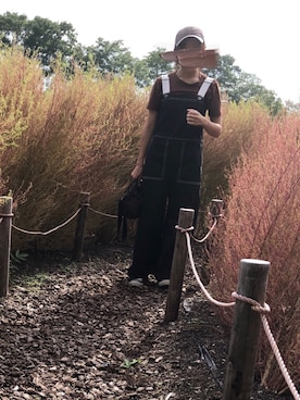 「秋のブラウンスタイル」｜「アイテム（サロペット/オーバーオール）」を使った、ねねこさん（レディース・153cm）の秋コーディネート