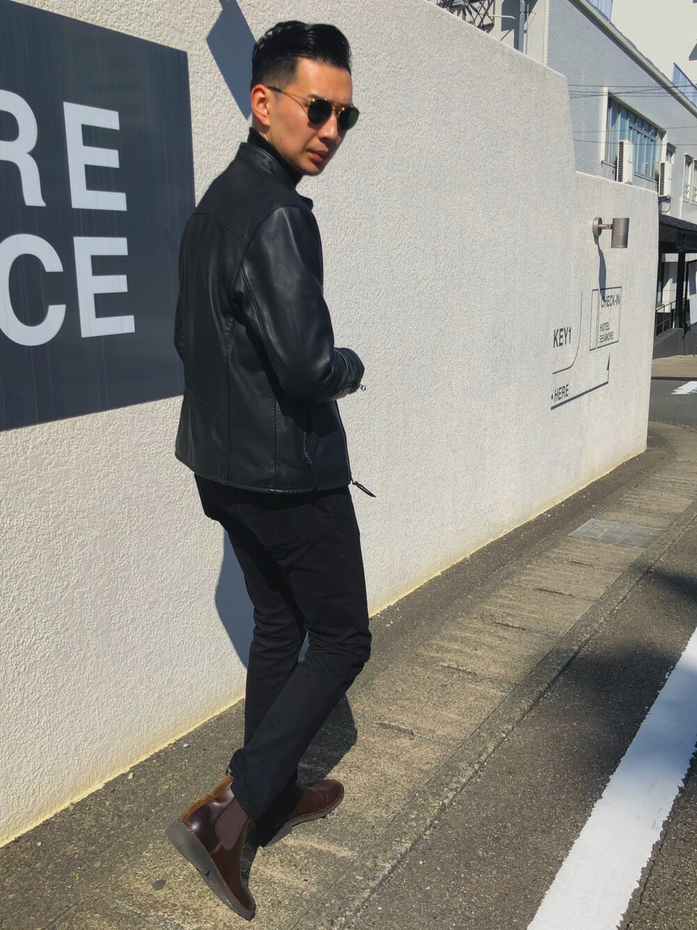 「オールブラック、いいね、save、フォローお願いします🤑、シンプル、大人コーデ、和歌山、海、デート、初投稿、カジュアルコーデ、デニム」｜「POLO RALPH LAURENのラムスキン カフェ レーサージャケット（ライダースジャケット、ブラック系）」を使った、Harukiさん（メンズ・180cm）の夏コーディネートの1枚目の写真