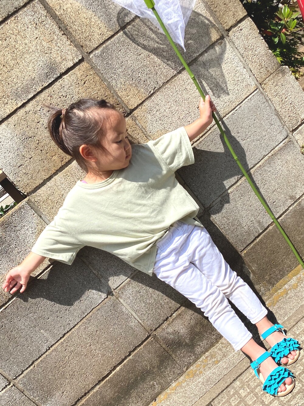 「カジュアルコーデ、キッズファッション、夏コーデ、おんなのこ、ピスタチオグリーン、3歳、プチプラコーデ、birthday、ラクチンコーデ」｜「Birthdayのアイテム（Tシャツ/カットソー、グリーン系）」を使った、haruna𓇼さん（キッズ・100cm）の春コーディネートの1枚目の写真