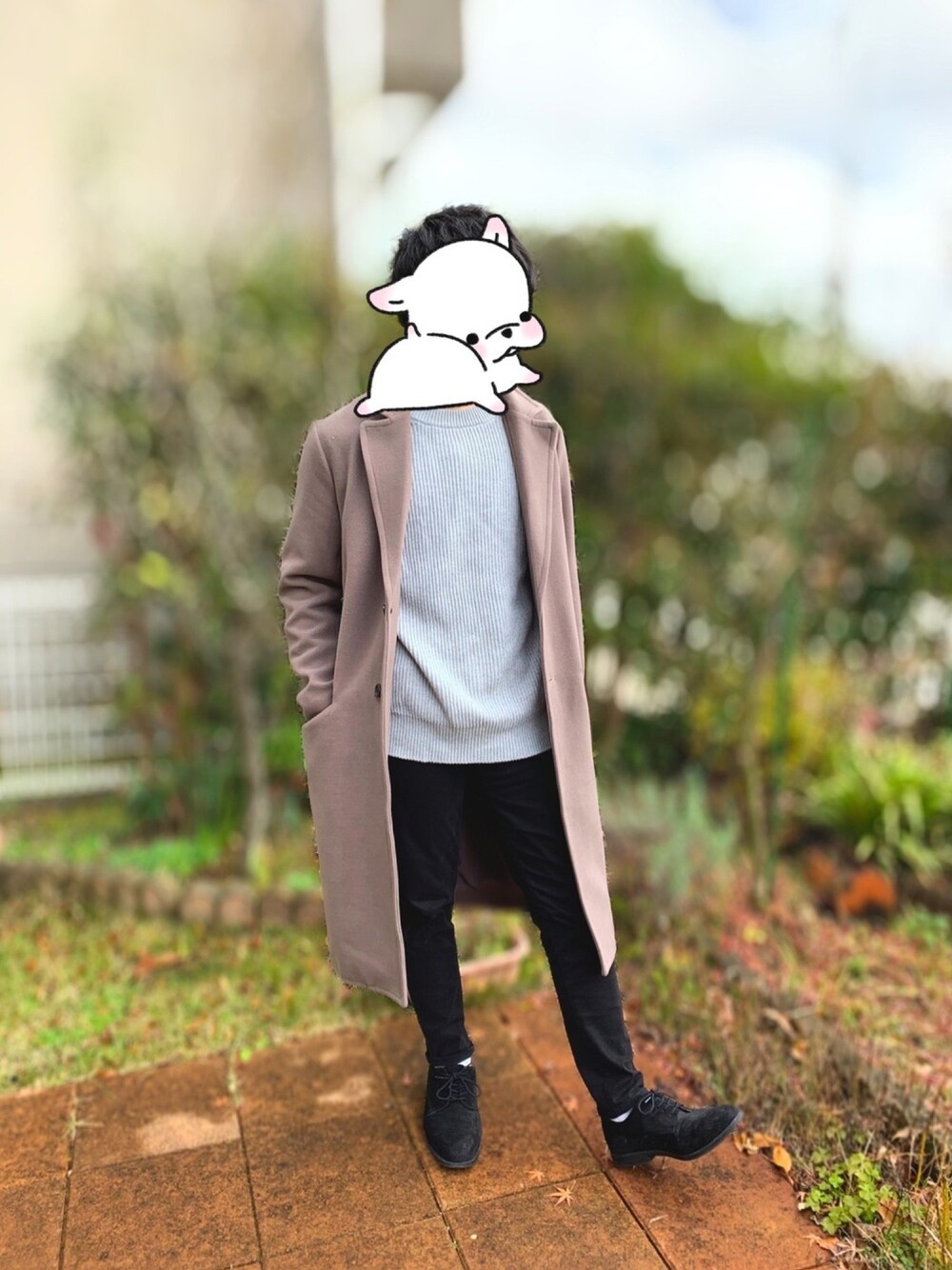 「おしゃれさんと繋がりたい、シンプル、コート、低身長、黒スキニー、秋冬コーデ」｜「GUのアイテム（ニット/セーター、グレー系）」を使った、tomoさん（メンズ・167cm）の冬コーディネートの1枚目の写真