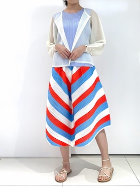「PLEATS PLEASE（プリーツプリーズ）のアイテム（ノーカラージャケット）」を使った、Агата さん（レディース・167cm）の夏コーディネート