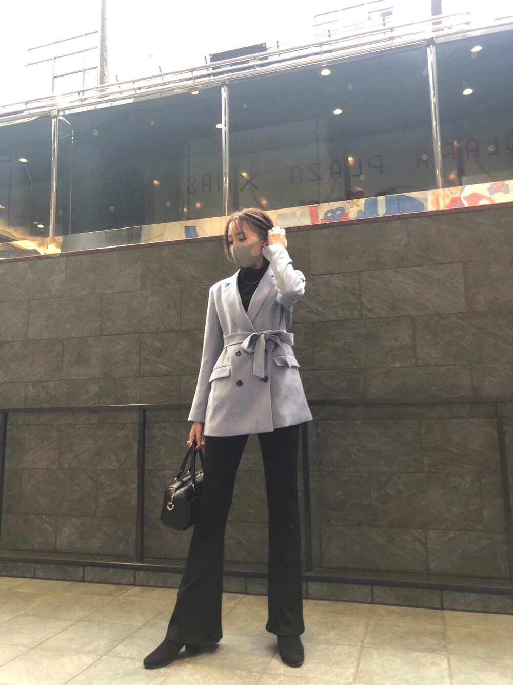「シンプルコーデ、ootd、ショートブーツ、フレアパンツ、ジャケット、ウエストマーク、今日のコーデ、今日の服、GU、GUコーデ」｜「GUのアイテム（ジャケット/アウター、ブルー系）」を使った、yukichan1208さん（レディース・163cm）の冬コーディネートの1枚目の写真