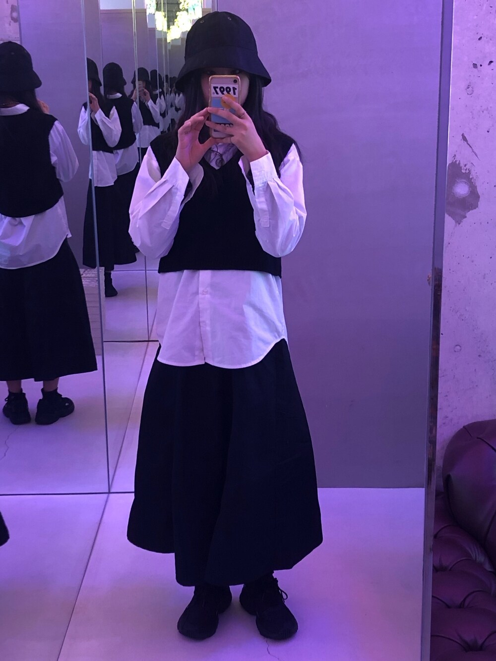 「モノトーンコーデ、シンプルコーデ、韓国ファッション」｜「GUのアイテム（シャツ/ブラウス、ホワイト系）」を使った、유이さん（レディース・157cm）の秋コーディネートの1枚目の写真