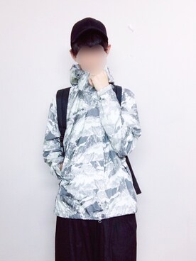 「学校」｜「アイテム（マウンテンパーカー）」を使った、kazumaさん（メンズ・184cm）の秋コーディネート