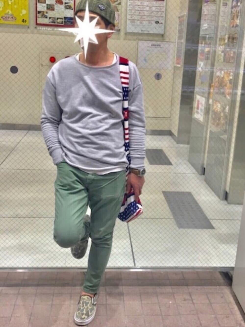 「カジュアル、カーキ、nano・universe、LEE、デニム、ワッフルカットソー、ニット帽、tcss、VANS、迷彩スニーカー」｜「TCSSのWASHIE BEANIE（ニットキャップ/ビーニー、グリーン系）」を使った、TORUさん（メンズ・167cm）の春コーディネートの1枚目の写真