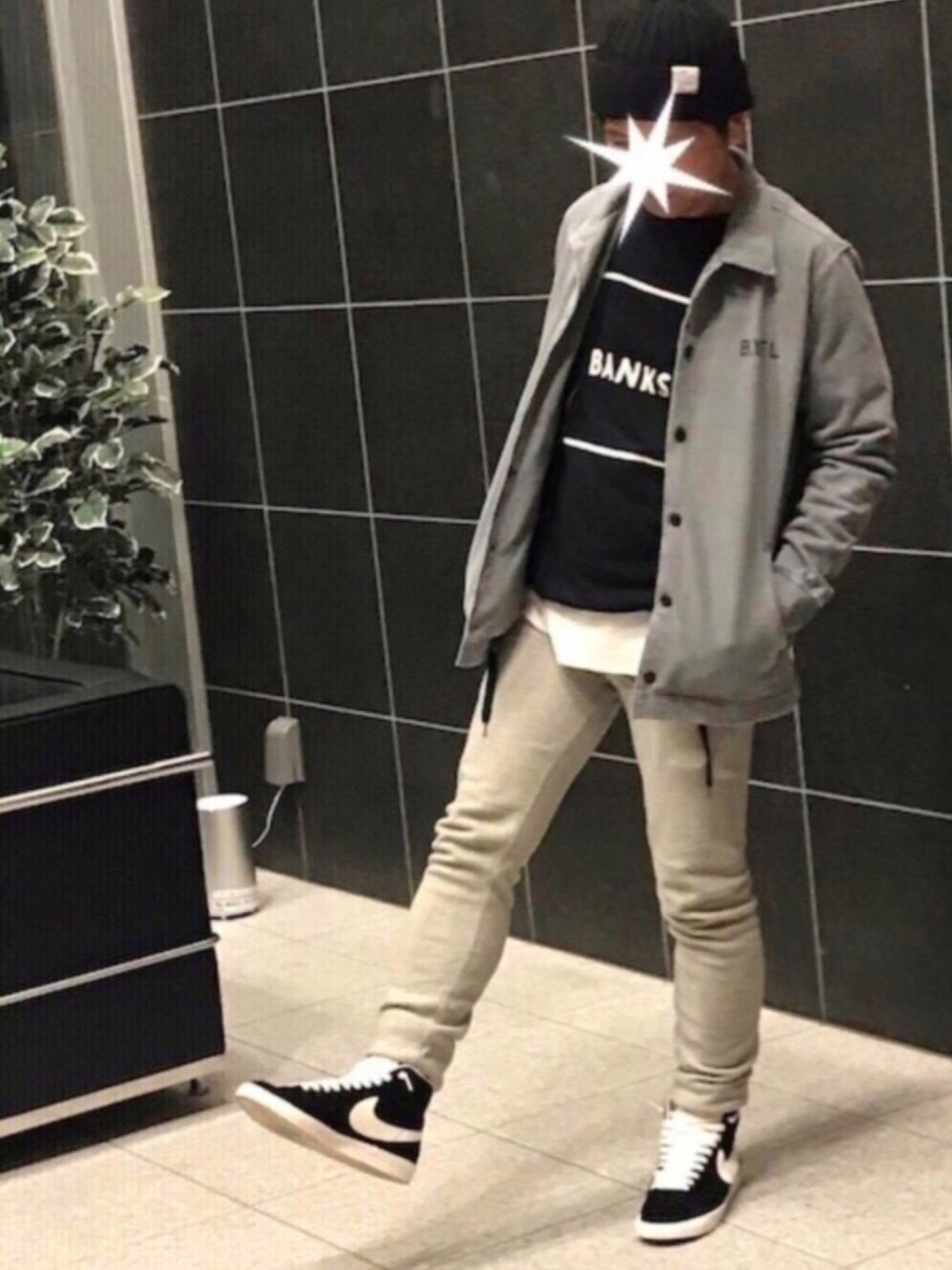 「カジュアル、シンプル、BAYFLOW(BAYFLOW)、コーチジャケット、グレー、スエット、banks、ニット帽、ハイカットスニーカー、NIKE」｜「BAYFLOWのBAYFLOW／カットソーコーチジャケット（ブルゾン、グレー系）」を使った、TORUさん（メンズ・167cm）の春コーディネートの1枚目の写真