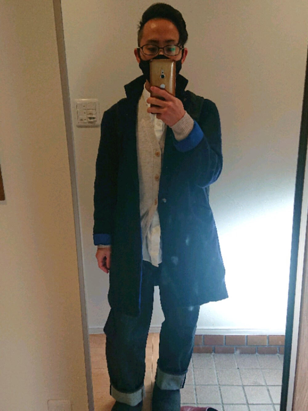 「休日コーデ、休日スタイル」｜「UNIQLOのアイテム（デニムパンツ、ブルー系）」を使った、akiさん（メンズ・160cm）の冬コーディネートの1枚目の写真