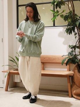 「URBAN RESEARCH Sonny Label（アーバンリサーチサニーレーベル）のアイテム（スウェット）」を使った、マルヤマ　さん（メンズ・171cm）の冬コーディネート