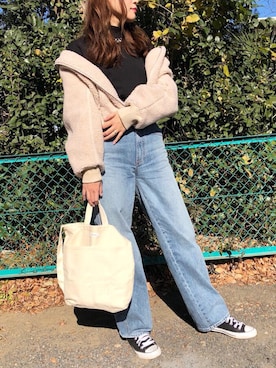 「UNIQLO（ユニクロ）のハイライズワイドストレートジーンズ（デニムパンツ）」を使った、makiさん（レディース・170cm）の冬コーディネート