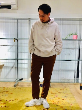 「STUDIOUS（ステュディオス）のアイテム（パーカー）」を使った、きいちさん（メンズ・180cm）の春コーディネート
