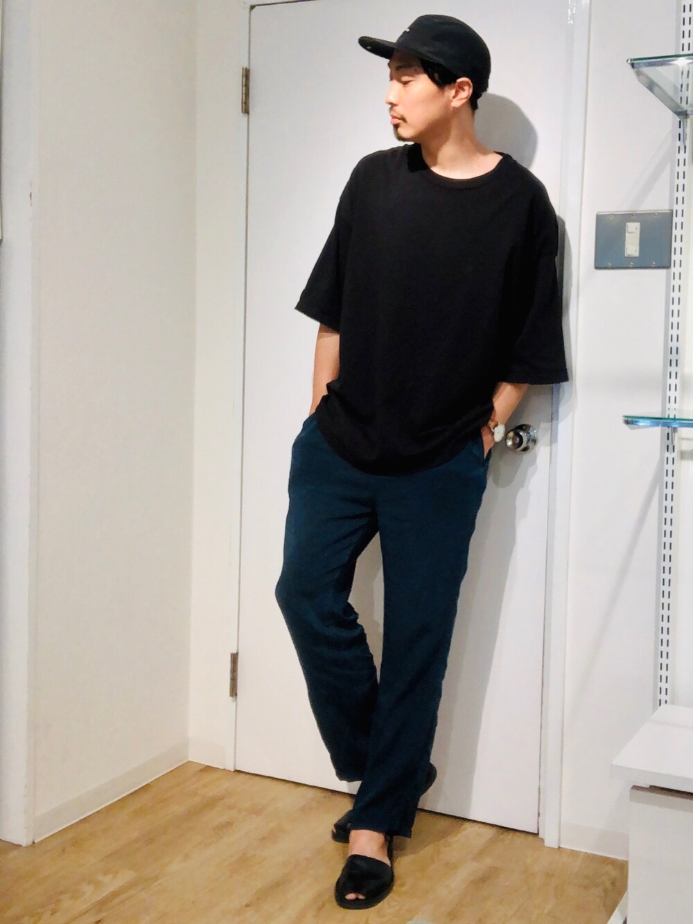 「ジェットキャップ、オーバーサイズ、テロテロ、サンダル」｜「CONVERSE TOKYOのアイテム（キャップ、ブラック系）」を使った、きいちさん（メンズ・180cm）の夏コーディネートの1枚目の写真