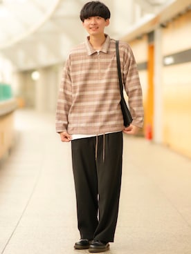 「BASQUE magenta（バスクマゼンタ）のアイテム（パーカー）」を使った、Fujino Masaruさん（メンズ・181cm）の秋コーディネート