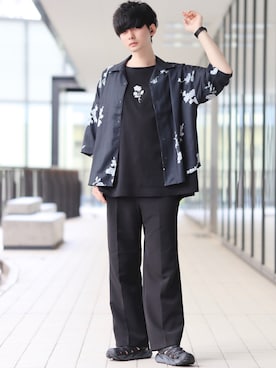 「バラ柄」｜「アイテム（その他）」を使った、Fujino Masaruさん（メンズ・181cm）の春コーディネート