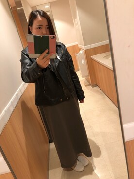 「GU（ジーユー）のアイテム（スリッポン、ホワイト系）」を使った、おでんさん（レディース・159cm）の春コーディネート