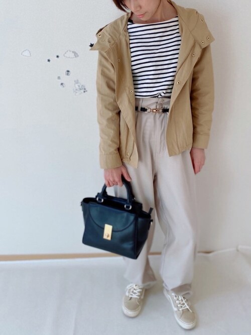 beige and white vans