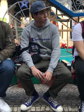 「Champion（チャンピオン）のアイテム（スタジャン）」を使った、Leris Tsuiさん（メンズ・180cm）の冬コーディネート