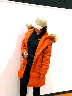 「アイテム（ミリタリージャケット、オレンジ系）」を使った、AYNさん（レディース・157cm）の冬コーディネート