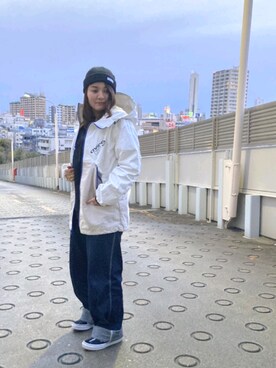 「カラーをプラス！冬から取り入れる、春色の装い」｜AYNさん（レディース・157cm）の冬コーディネート