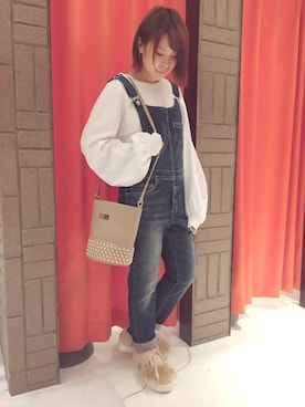 「RNA（アールエヌエー）のアイテム（オールインワン・サロペット）」を使った、あかねさん（レディース・157cm）の秋コーディネート