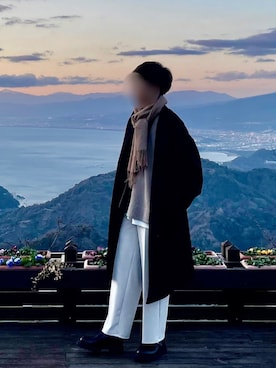 「グレージュ」｜「アイテム（チェスターコート）」を使った、ta_moさん（メンズ・179cm）の冬コーディネート