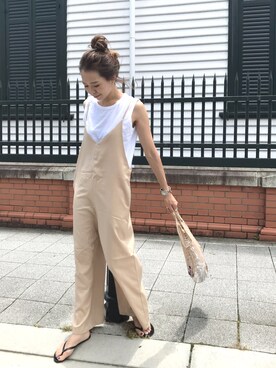 「アイテム（つなぎ/オールインワン、ベージュ系）」を使った、maiさん（レディース・165cm）の夏コーディネート