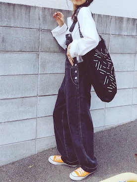 「Levi's（リーバイス）のアイテム（サロペット/オーバーオール）」を使った、maiさん（レディース・165cm）の秋コーディネート