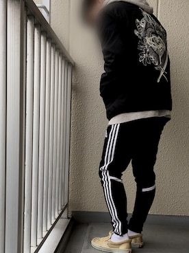 「ジャージーパンツ」｜「アイテム（スリッポン）」を使った、かまさん（メンズ・168cm）の秋コーディネート