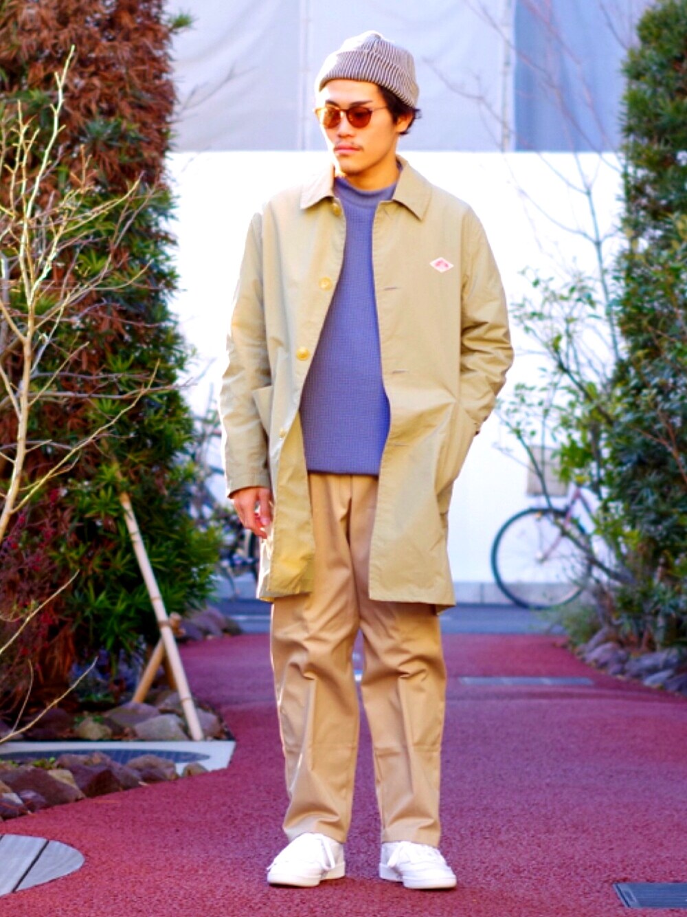 「gooddeal、ダントン、Danton、ERICK HUNTER、Jackman、reebok、春コーデ、めがね、オトナカジュアル」｜「ROTOTOのSTRIPED INDIGO COTTON BEANIE（ニットキャップ/ビーニー、ホワイト系）」を使った、よこうちさん（メンズ・167cm）の冬コーディネートの1枚目の写真