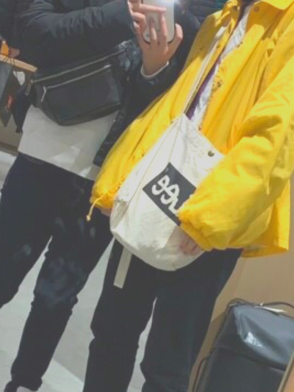 「おしゃれさんと繋がりたい、オーバーサイズ、古着コーデ、GU」｜「古着のアイテム（ナイロンジャケット、イエロー系）」を使った、ゆうこんさん（メンズ・169cm）の春コーディネートの1枚目の写真
