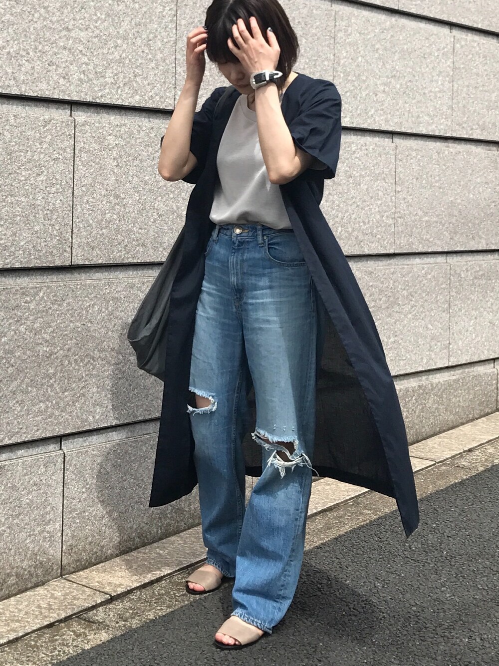 「オトナカジュアル、シンプル、デニム、カジュアル、リムアーク、夏コーデ、ラフ、サンダル、休日スタイル」｜maya_nakamuraさん（レディース・158cm）の夏コーディネートの1枚目の写真