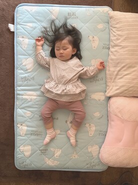 「Birthday（バースデイ）のアイテム（トップス、ベージュ系）」を使った、chachachanさん（キッズ・80cm）の春コーディネート