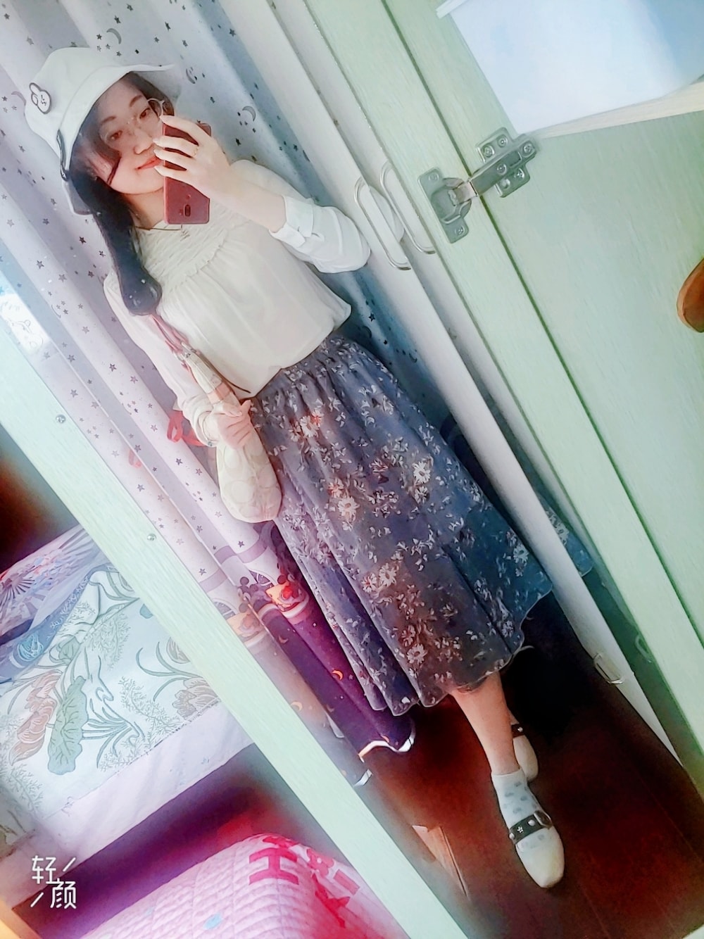 「hotwind、ZARA BASIC、coach jacket、osewaya、Swarovski、BT21、Cooky、长裙、花柄スカート、白シャツ」｜「no brandのHk購入（スカート、グレー系）」を使った、まいにゃん💜さん（レディース・164cm）の夏コーディネートの1枚目の写真