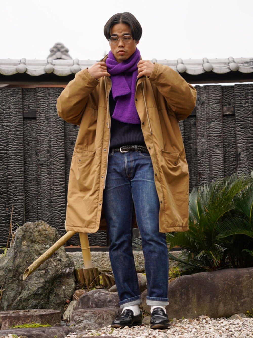 「休日スタイル、おしゃれさんと繋がりたい、コート」｜「A.P.C.のアイテム（デニムパンツ、ブルー系）」を使った、えむけーさん（メンズ・70cm）の冬コーディネートの1枚目の写真