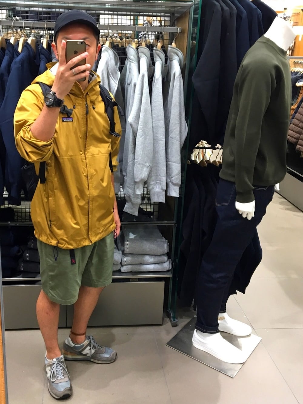 「スポーツMIX'18秋、秋コーデ、トレントシェル、マウンテンパーカー、マスタード、イエロー、TNFR、TNFRUN」｜「THE NORTH FACEのTHE NORTH FACE RUN JETCAP（キャップ、ブラック系）」を使った、kntrさん（メンズ・168cm）の秋コーディネートの1枚目の写真