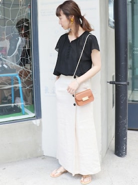 「ブラウス」｜「アイテム（ビーチサンダル）」を使った、Chikaさん（レディース・158cm）の夏コーディネート