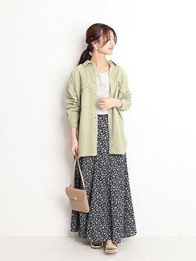 「カーキシャツ」｜「アイテム（バレエシューズ）」を使った、Chikaさん（レディース・158cm）の冬コーディネート