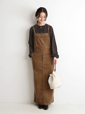 「レトロ」｜「アイテム（ジャンパースカート）」を使った、Chikaさん（レディース・158cm）の秋コーディネート