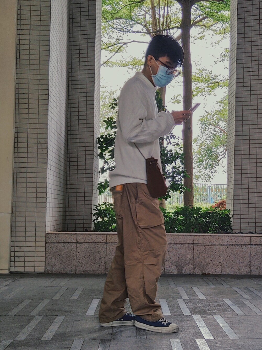 「ootd、UNIQLO、春、穿搭」｜「UNIQLOのアイテム（ニット/セーター、ホワイト系）」を使った、user_729さん（メンズ・167cm）の春コーディネートの1枚目の写真