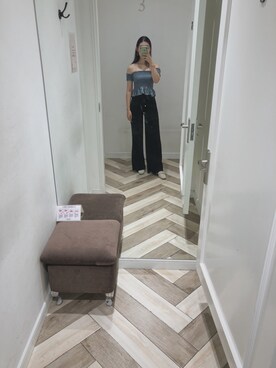 「アイテム（チューブトップ、ブルー系）」を使った、未得名さん（レディース・166cm）の秋コーディネート