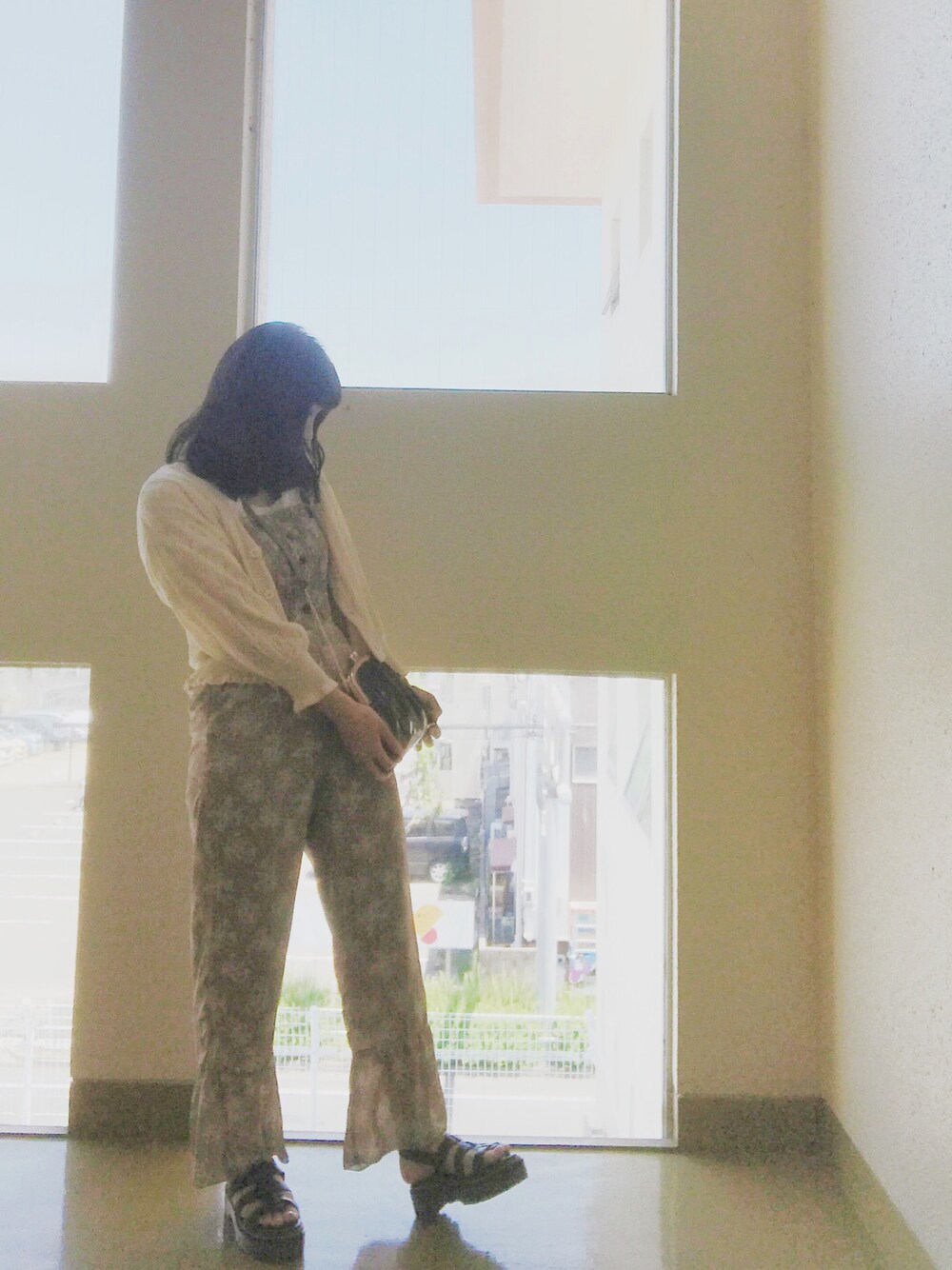 「one after another NICE CLAUPのVintage シャーリングサロペット（サロペット/オーバーオール、その他）」を使った、加藤さん（レディース・158cm）の春コーディネートの1枚目の写真