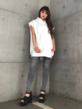 「ブリーチデニム」｜「アイテム（サンダル）」を使った、envym_officialさん（レディース・160cm）の春コーディネート