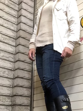 「Abercrombie&Fitch（アバークロンビーアンドフィッチ）のアイテム（デニムパンツ、ブルー系）」を使った、縦横ナナメ さん（レディース・159cm）の秋コーディネート