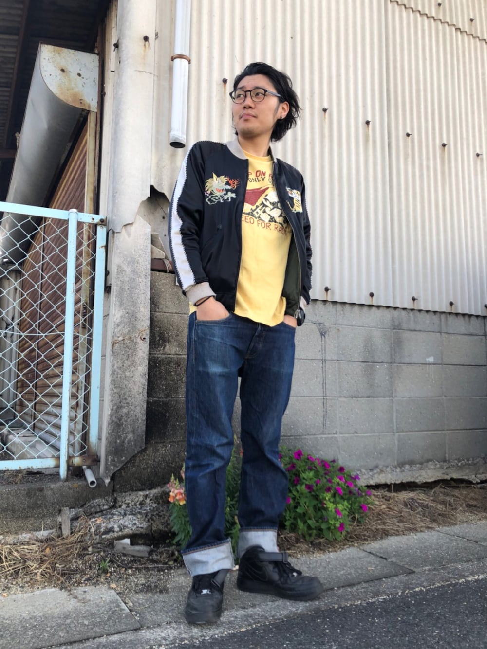 「カジュアルコーデ、アメカジ」｜「FULLCOUNTのアイテム（その他アウター、ブラック系）」を使った、KTさん（メンズ・176cm）の春コーディネートの1枚目の写真