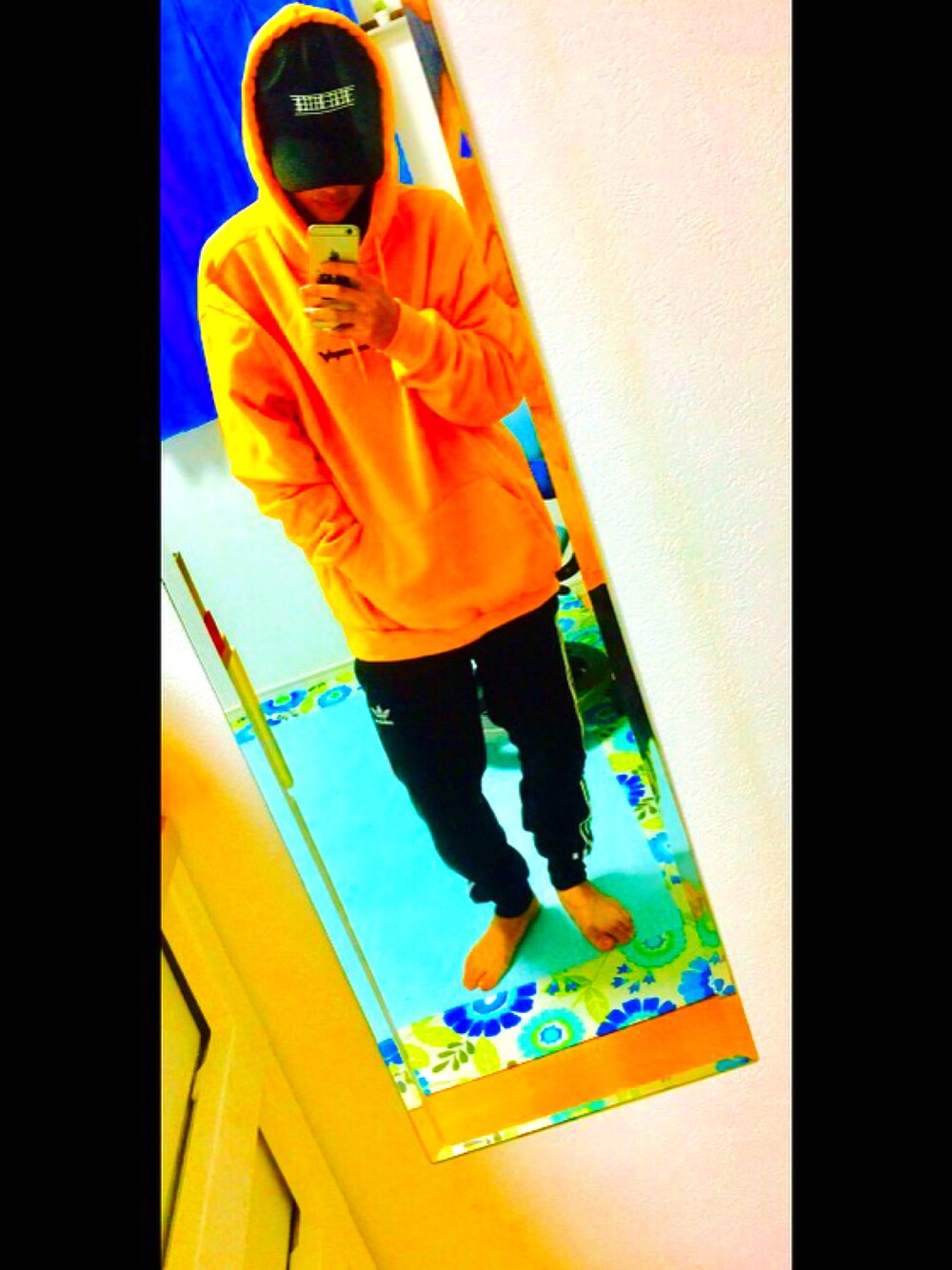 「シンプル、ダル着、adidas、adidas originals、CAP、帽子、パンツ、cocolo bland、秋冬コーデ、古着」｜「adidas Originalsのアイテム（パンツ、ブラック系）」を使った、takumaさん（メンズ・169cm）の秋コーディネートの1枚目の写真