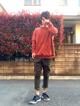 「H&M（エイチ・アンド・エム）のアイテム（パーカー、レッド系）」を使った、ゆうさん（メンズ・172cm）の春コーディネート