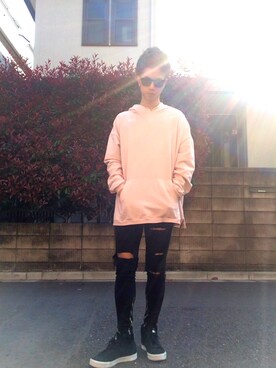 「ELVIRA（エルヴィラ）のアイテム（パーカー、ピンク系）」を使った、ゆうさん（メンズ・172cm）の春コーディネート