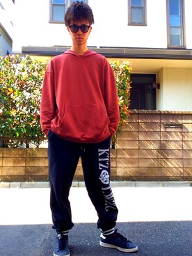 「H&M（エイチ・アンド・エム）のアイテム（パーカー、レッド系）」を使った、ゆうさん（メンズ・172cm）の春コーディネート