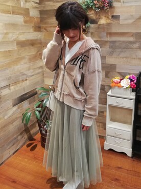「ROGER AND RAW（ロジャーアンドロウ）のアイテム（Hoodies、ベージュ系）」を使った、yukaさん（レディース・158cm）の冬コーディネート